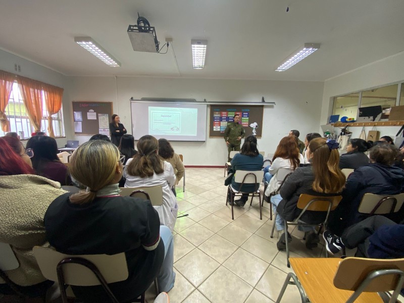 Colegio Colonos de Alerce